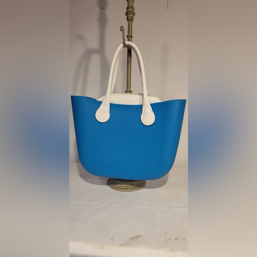 "C" large aqua & white vinyl & faux leather 2 way tote